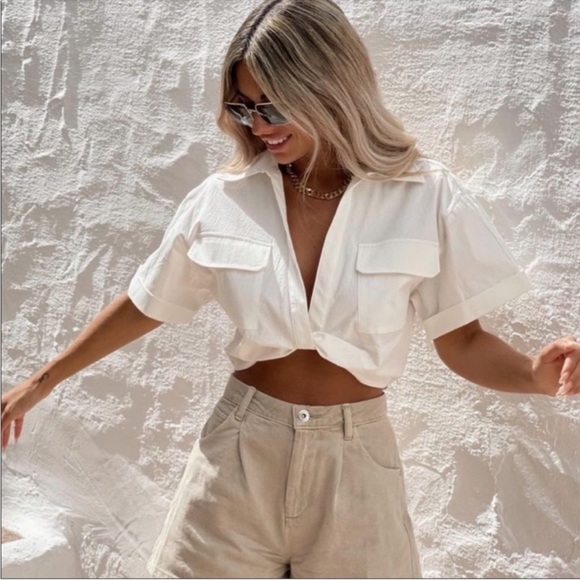 Zara Tops - Zara twist front blouse in black